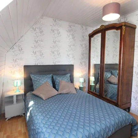 Maison De Caractere Au Coeur Des Volcans, 6 Pers, Cheminee, Animaux Admis, Wifi - Fr-1-742-612 Holiday home