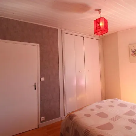 Holiday home Maison De Caractere Au Coeur Des Volcans, 6 Pers, Cheminee, Animaux Admis, Wifi - Fr-1-742-612 *