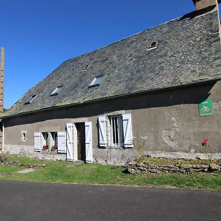 Maison De Caractere Au Coeur Des Volcans, 6 Pers, Cheminee, Animaux Admis, Wifi - Fr-1-742-612 *